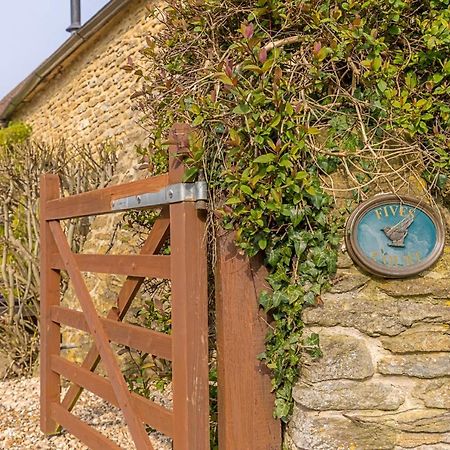 Finest Retreats - Fives Court Cottage North Cheriton Екстер'єр фото