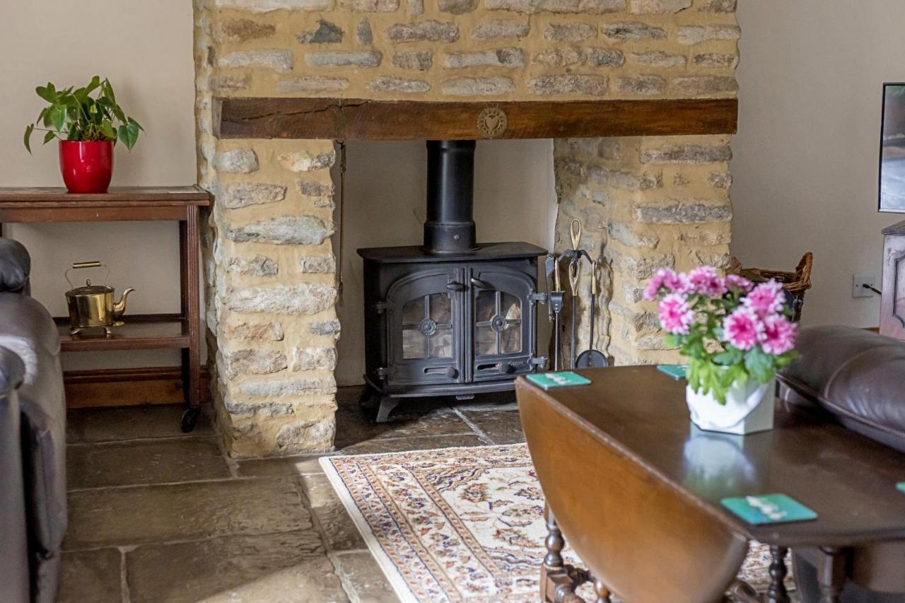 Finest Retreats - Fives Court Cottage North Cheriton Екстер'єр фото